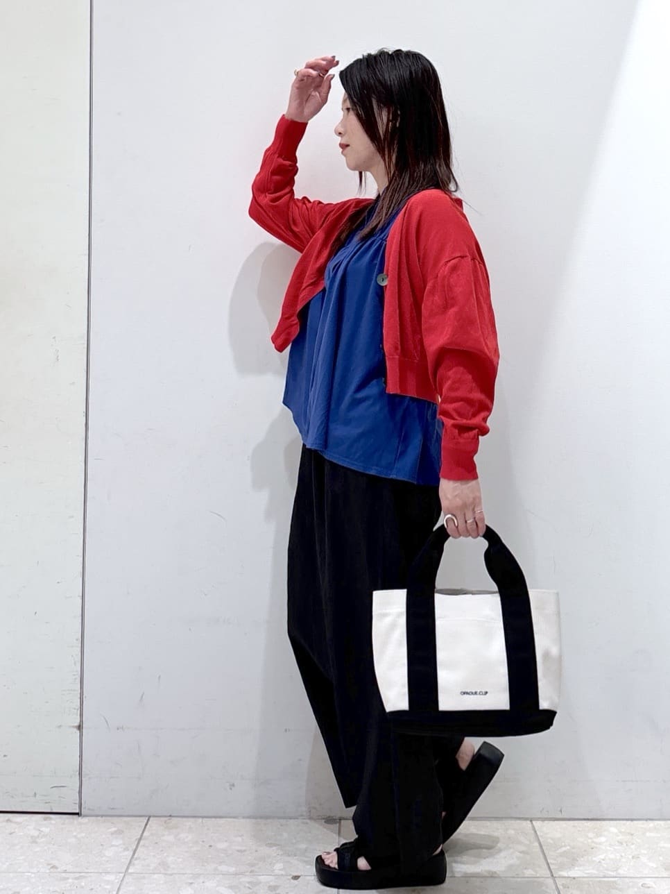 mameさんの「OPAQUE.CLIP｜スキッパーフレアカットソー【接触冷感／洗濯機洗い可】」を使ったコーディネート