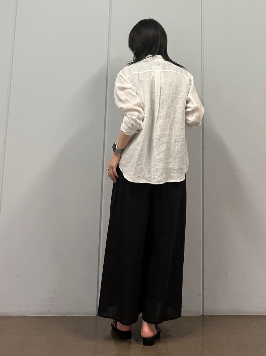mizukiさんの「INDIVI｜【洗える／清涼感◎】ワイドフレアパンツ／スカーチョ」を使ったコーディネート