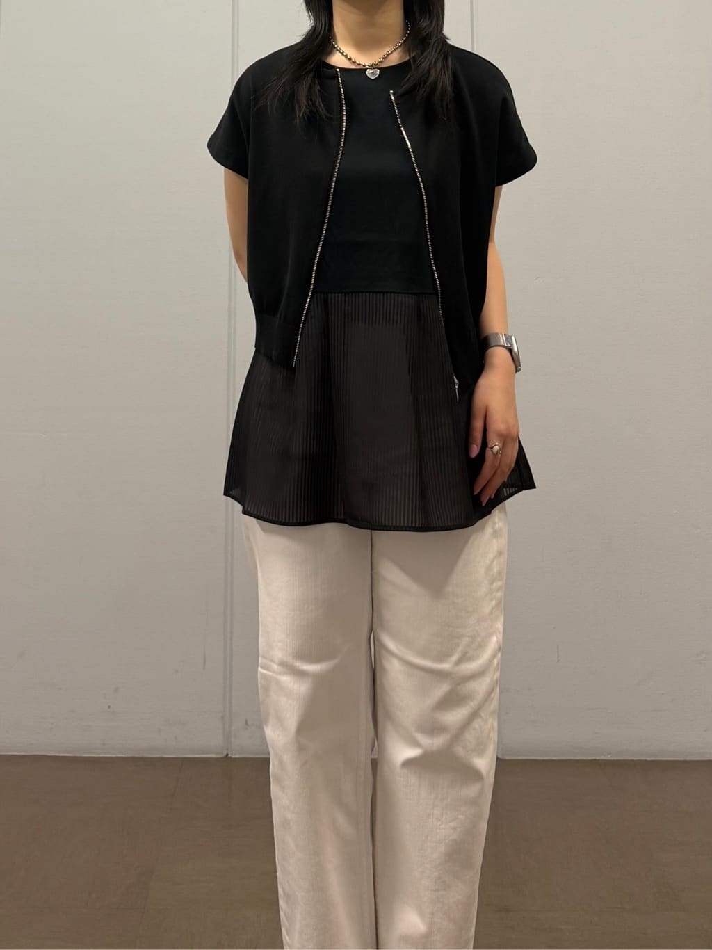 mizukiさんの「INDIVI｜【褒められデニム】ワイドストレート デニムパンツ」を使ったコーディネート