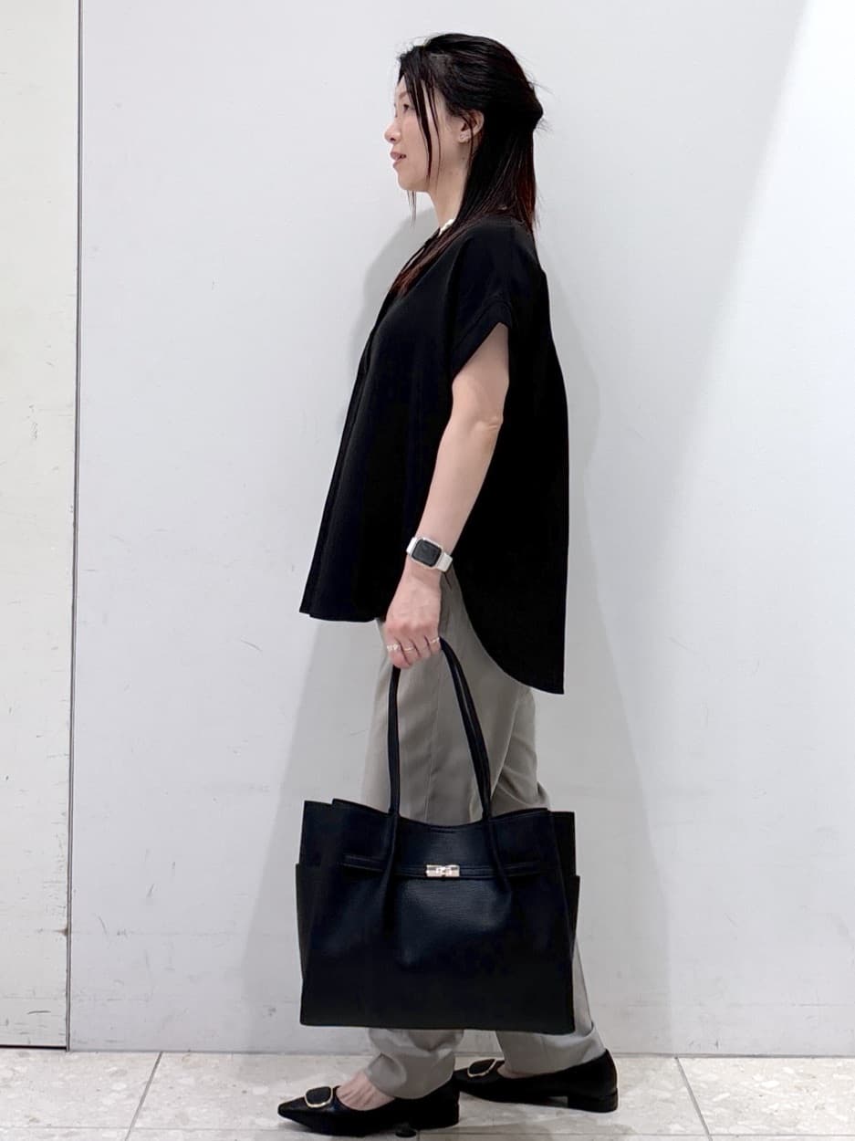 mameさんの「OPAQUE.CLIP｜《7色展開／SS-LLサイズ》ストレッチスキッパーブラウス／セットアップ対応【洗濯機洗い可／防シワ】」を使ったコーディネート
