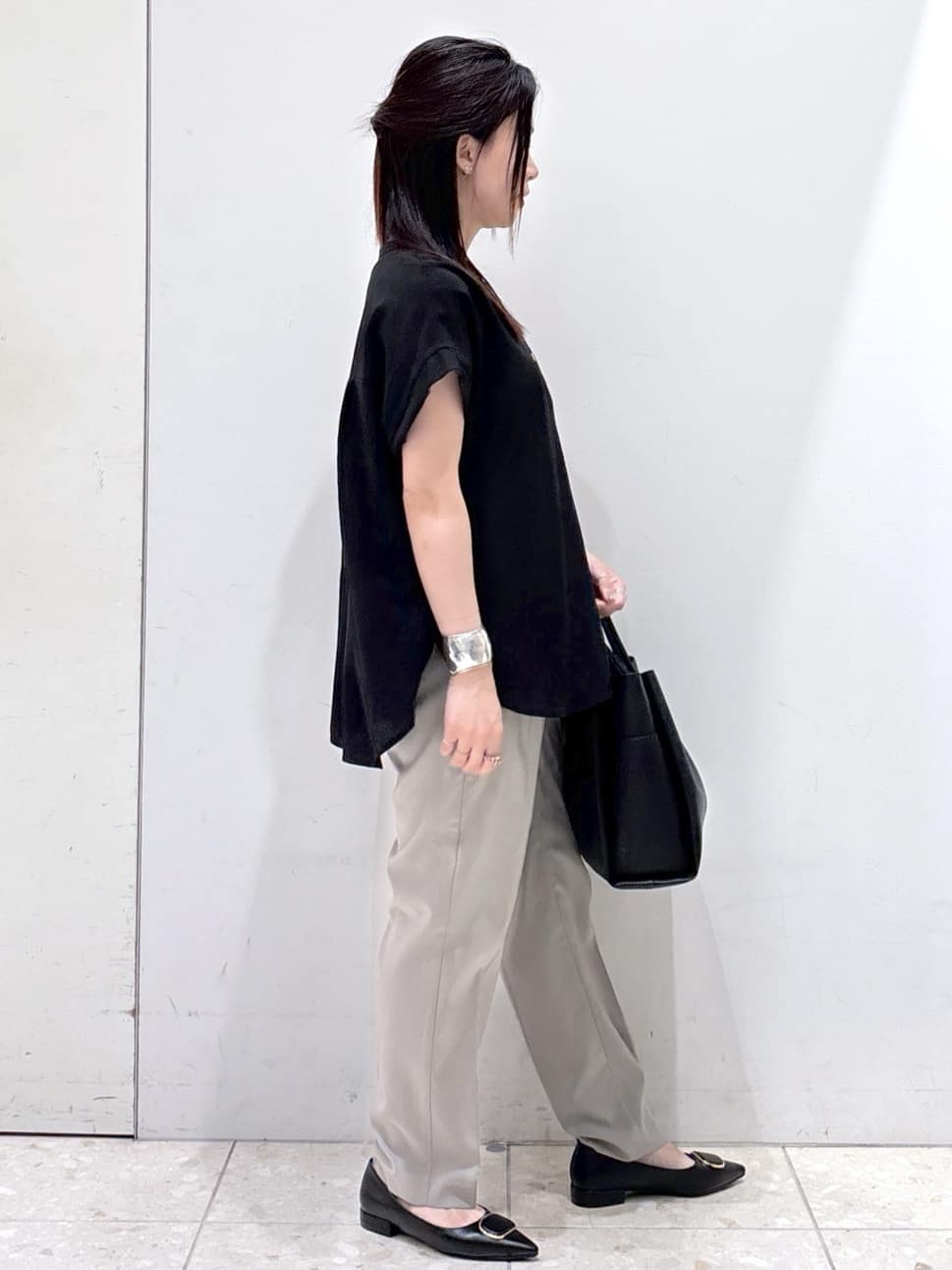mameさんの「OPAQUE.CLIP｜《7色展開／SS-LLサイズ》ストレッチスキッパーブラウス／セットアップ対応【洗濯機洗い可／防シワ】」を使ったコーディネート
