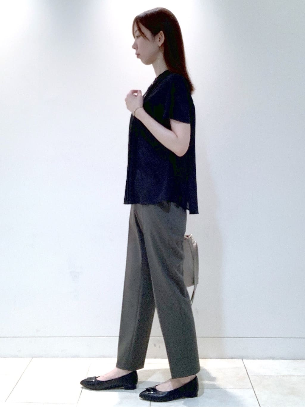 ヤマグチさんの「Reflect｜【私のパンツ／手洗い可】ベーシックテーパードパンツ」を使ったコーディネート