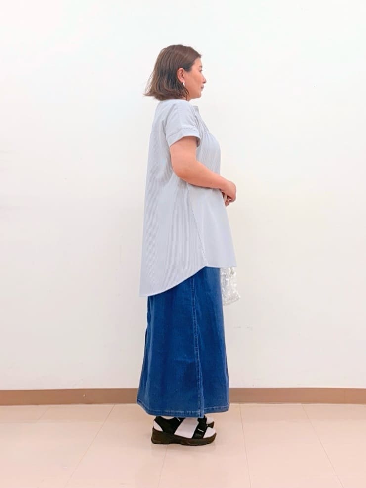 haruさんの「SHOO･LA･RUE｜【S-LL/ひんやり/体型カバー】サッカーストライプ Aラインチュニックブラウス」を使ったコーディネート