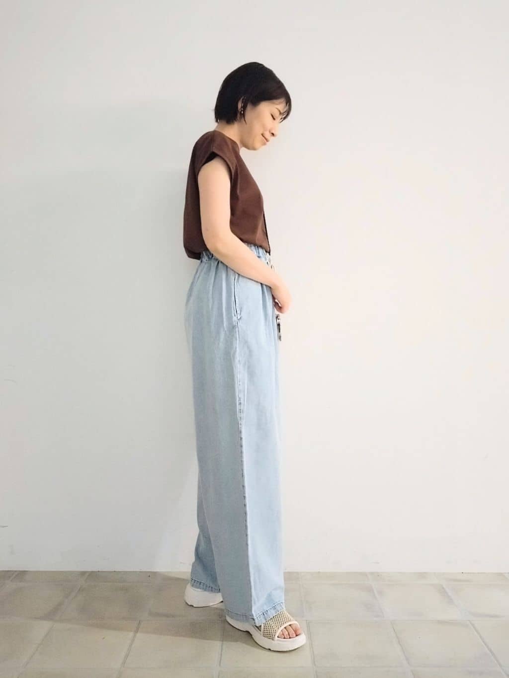 miomioさんの「SHOO･LA･RUE｜【S-LL/汗ジミ軽減/ひんやり/UV】インせず着られる フレンチスリーブTシャツ」を使ったコーディネート