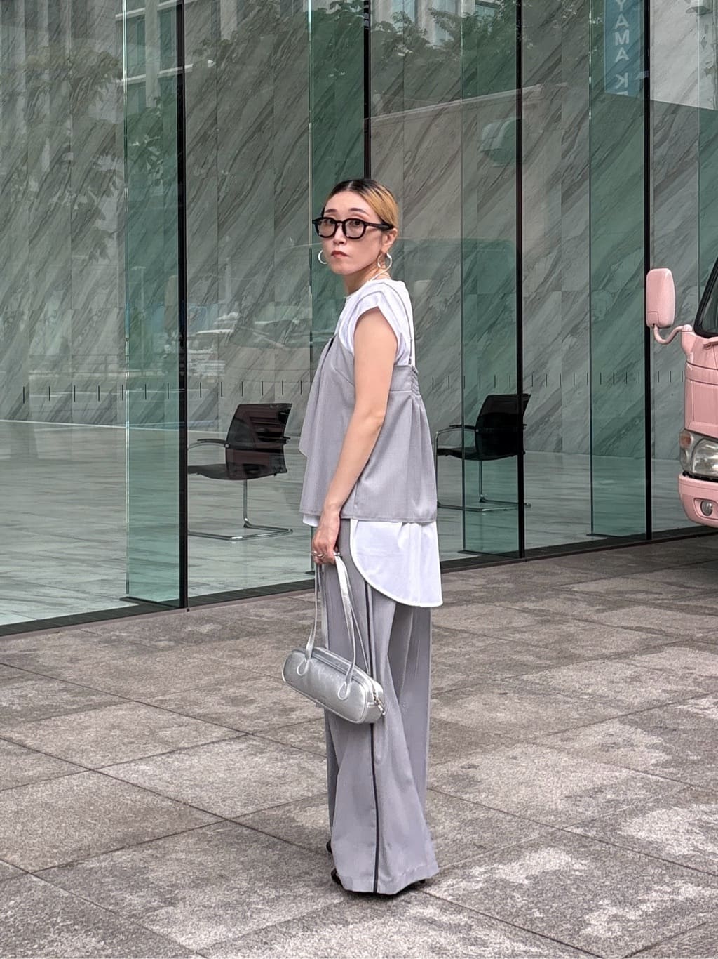 kotakiさんの「INDIVI｜【セットアップ可能】サキソニーサイドラインパンツ」を使ったコーディネート