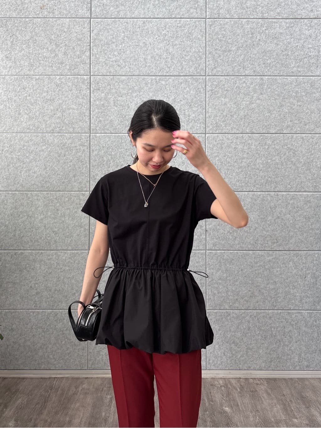 ひなさんの「INDIVI｜クロップドスリットパンツ」を使ったコーディネート