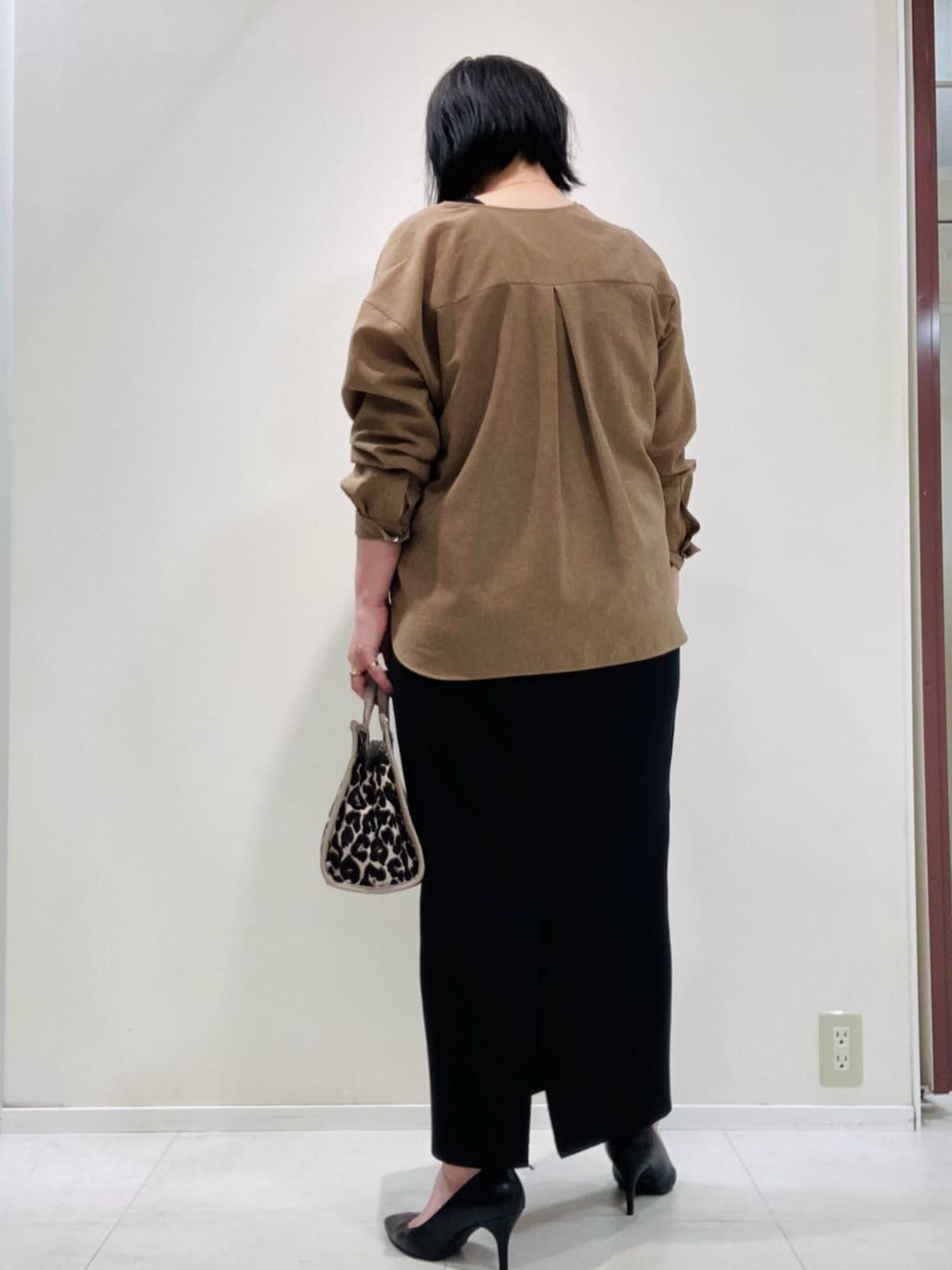 YUMIKOさんの「UNTITLED｜【秋も着られる/セットアップ可】リラククールシャツ」を使ったコーディネート