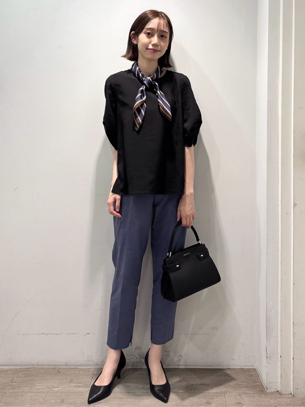 ぶまりんさんの「OPAQUE.CLIP｜麻混ハイストレッチイージースティックパンツ【洗濯機洗い可】」を使ったコーディネート