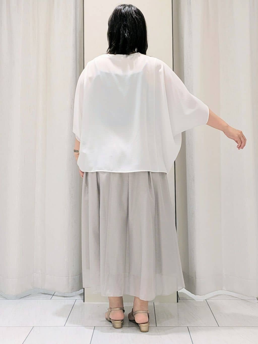 Onumaさんの「UNTITLED｜【後ろウエストゴム/洗える】シアーフレアースカート」を使ったコーディネート