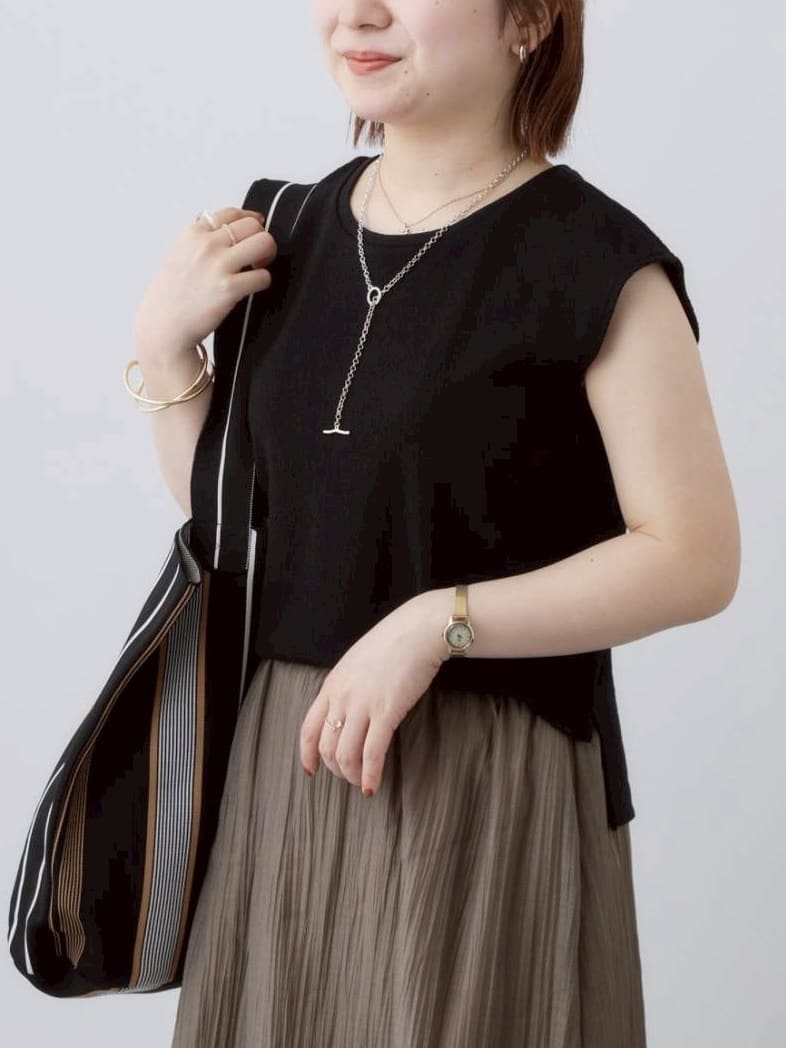 sakuさんの「INDIVI｜【2点セット／着回し◎】ノースリーブ＆ティアードスカート カセット服」を使ったコーディネート