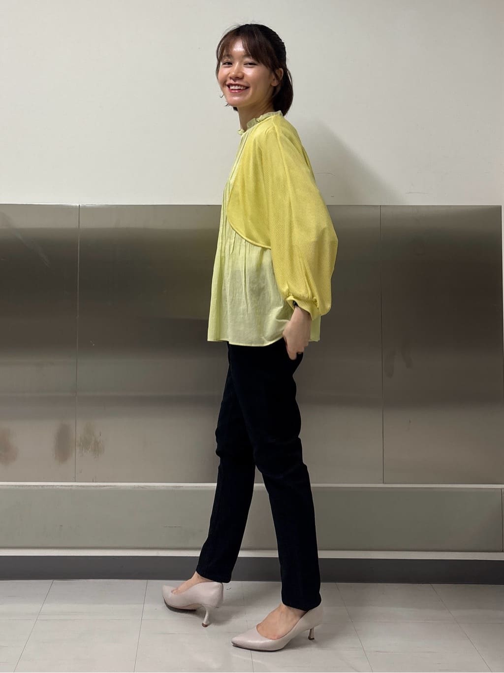 kanaeさんの「INDIVI｜【軽く羽織れる】ボレロカーディガン」を使ったコーディネート