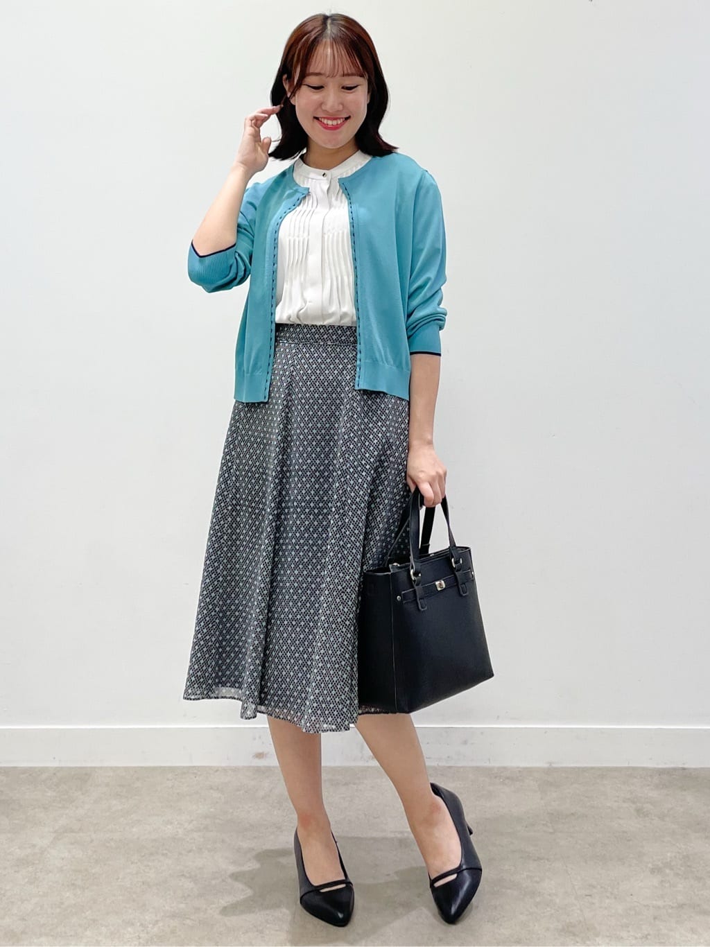 yukariさんの「Reflect｜【インナーに◎／すっきり見え！長め丈】タックデティールブラウス」を使ったコーディネート