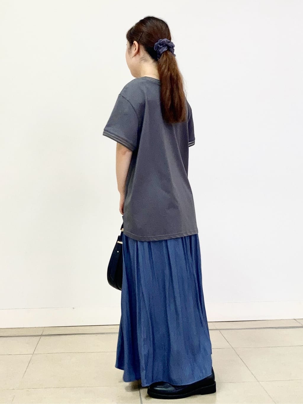 tomominさんの「Reflect｜【インナーにおすすめ◎】シアーネックデザインプルオーバー」を使ったコーディネート