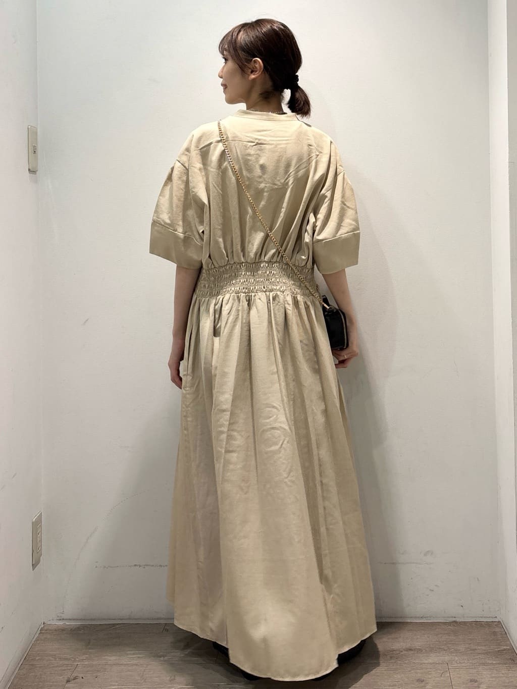ぶまりんさんの「OPAQUE.CLIP｜リネンライクスキッパーフィット＆フレアワンピース【洗濯機洗い可】」を使ったコーディネート
