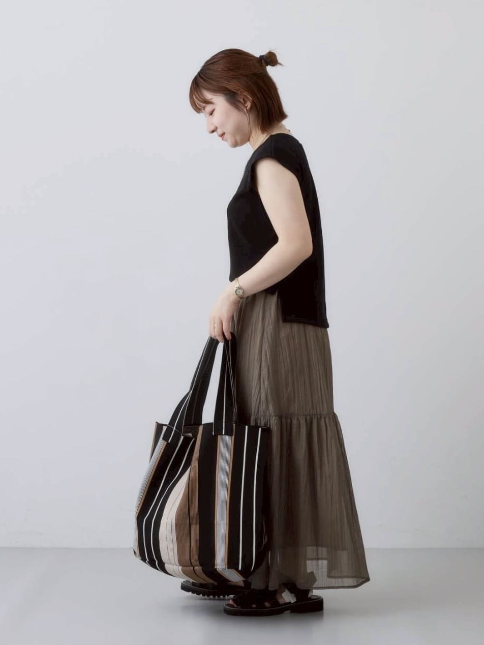 sakuさんの「INDIVI｜【2点セット／着回し◎】ノースリーブ＆ティアードスカート カセット服」を使ったコーディネート