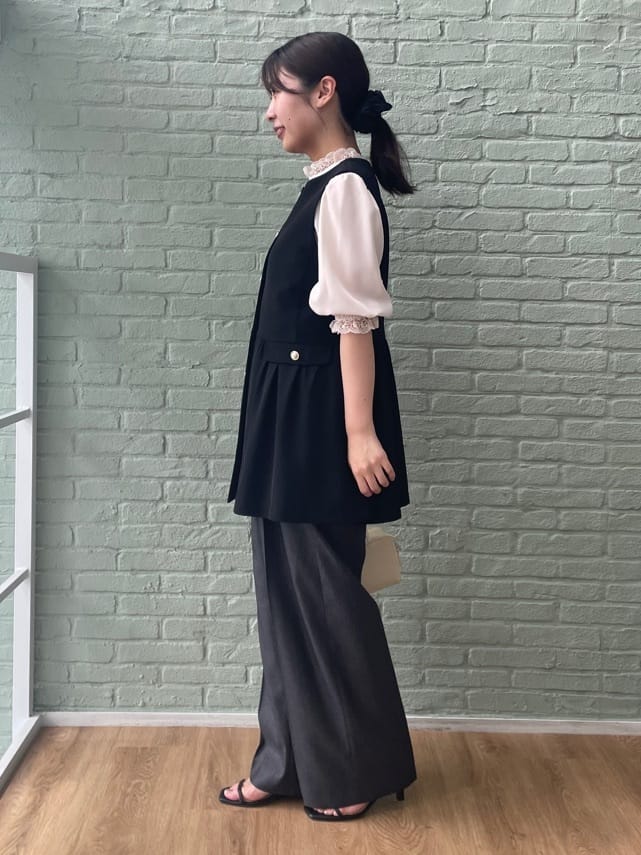 abeさんの「Couture brooch｜【華やか・大人可愛い・5分袖】エンブロレース前後2WAYブラウス」を使ったコーディネート