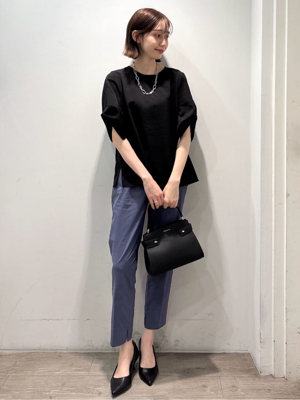 ぶまりんさんの「OPAQUE.CLIP｜麻混ハイストレッチイージースティックパンツ【洗濯機洗い可】」を使ったコーディネート
