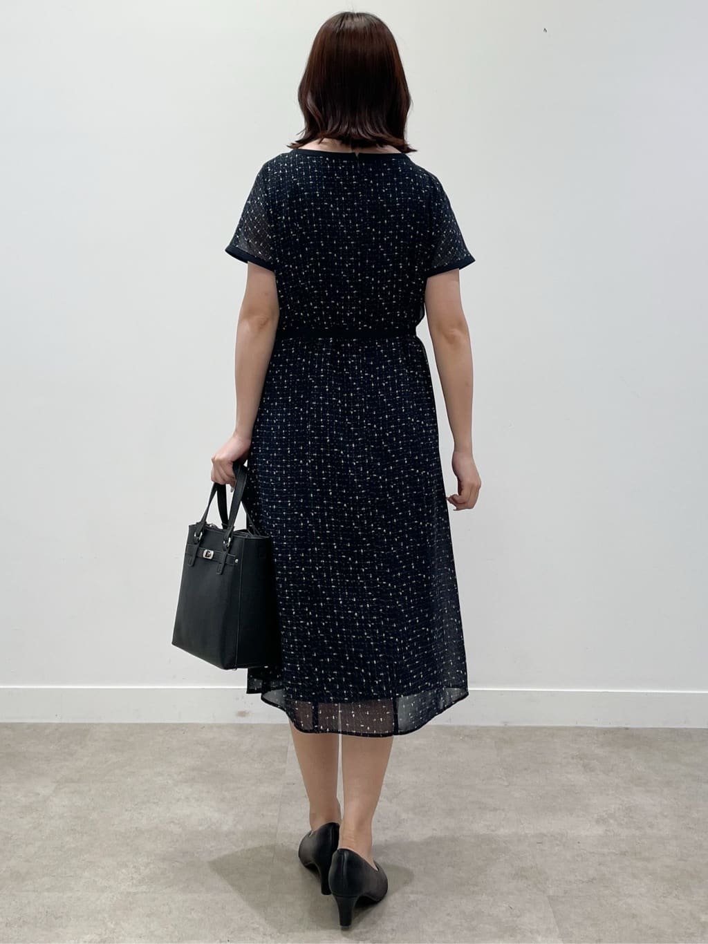 yukariさんの「Reflect｜【WEB先行カラーあり／マシンウォッシュ可／ナローベルト付き】オフボディツイードチェックワンピース」を使ったコーディネート