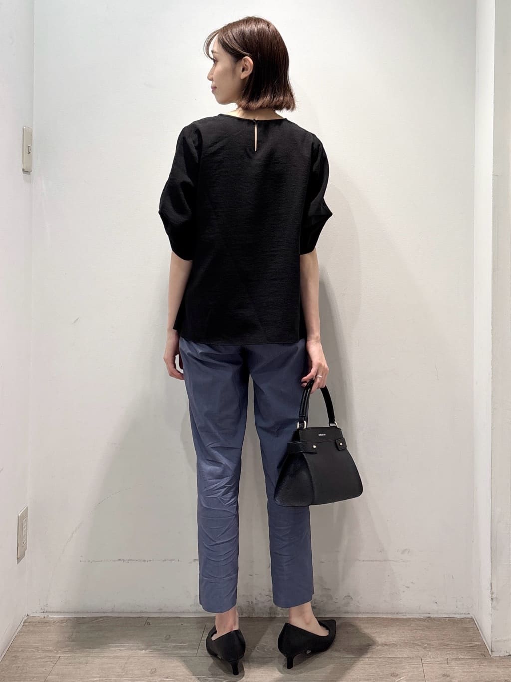 ぶまりんさんの「OPAQUE.CLIP｜麻混ハイストレッチイージースティックパンツ【洗濯機洗い可】」を使ったコーディネート