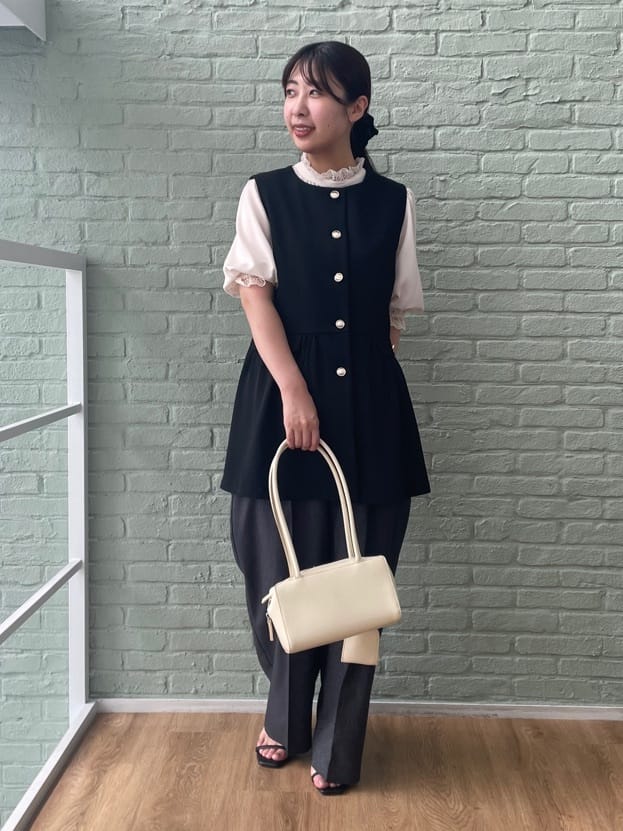 abeさんの「Couture brooch｜【華やか・大人可愛い・5分袖】エンブロレース前後2WAYブラウス」を使ったコーディネート