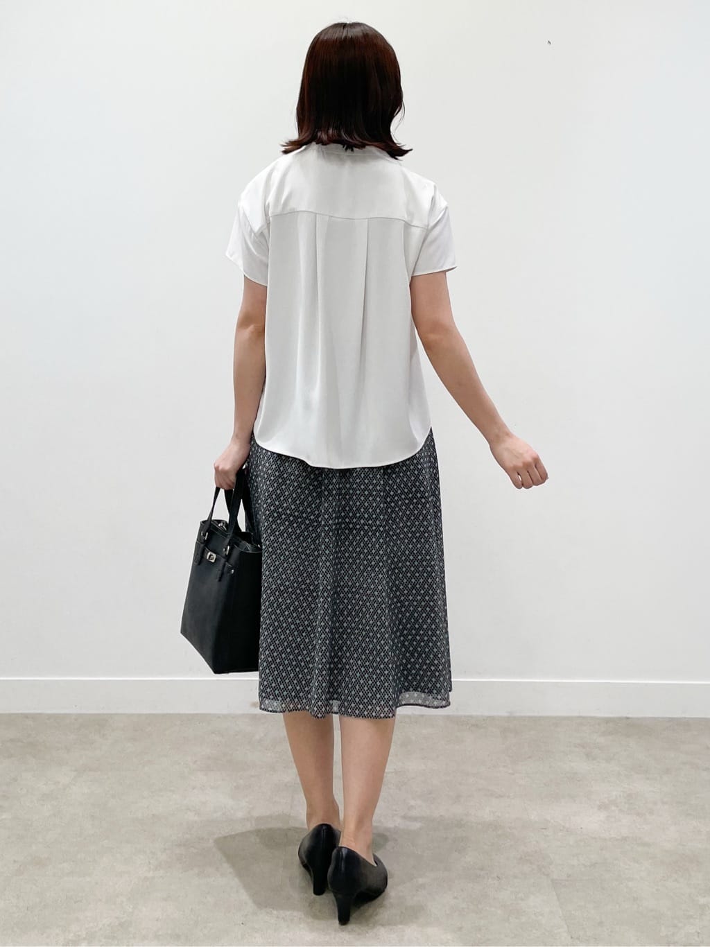 yukariさんの「Reflect｜【インナーに◎／すっきり見え！長め丈】タックデティールブラウス」を使ったコーディネート
