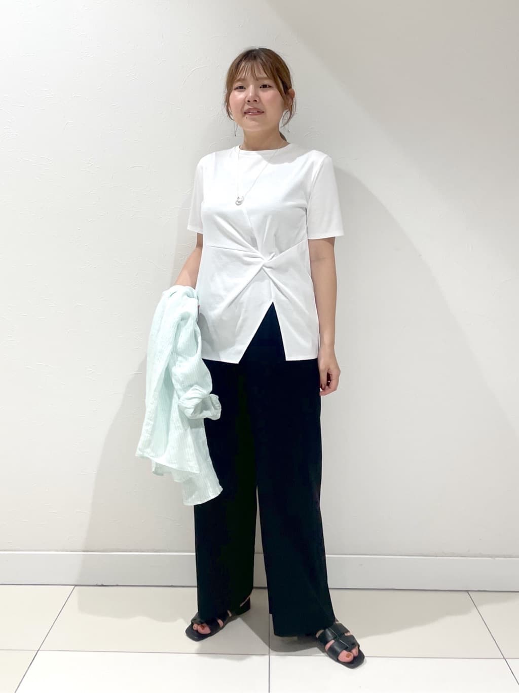YUUKIさんの「INDIVI｜◆【毎年人気！／フレンチリネン】ベーシックシャツ」を使ったコーディネート