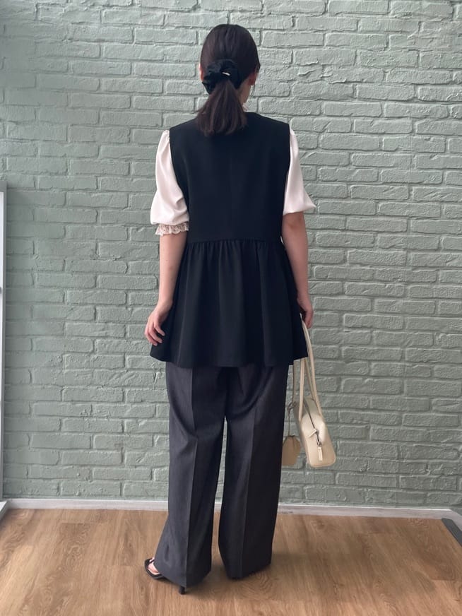 abeさんの「Couture brooch｜【華やか・大人可愛い・5分袖】エンブロレース前後2WAYブラウス」を使ったコーディネート