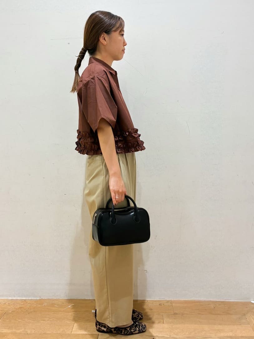 kurumiさんの「OPAQUE.CLIP｜裾フリルシャツ【洗濯機洗い可】」を使ったコーディネート