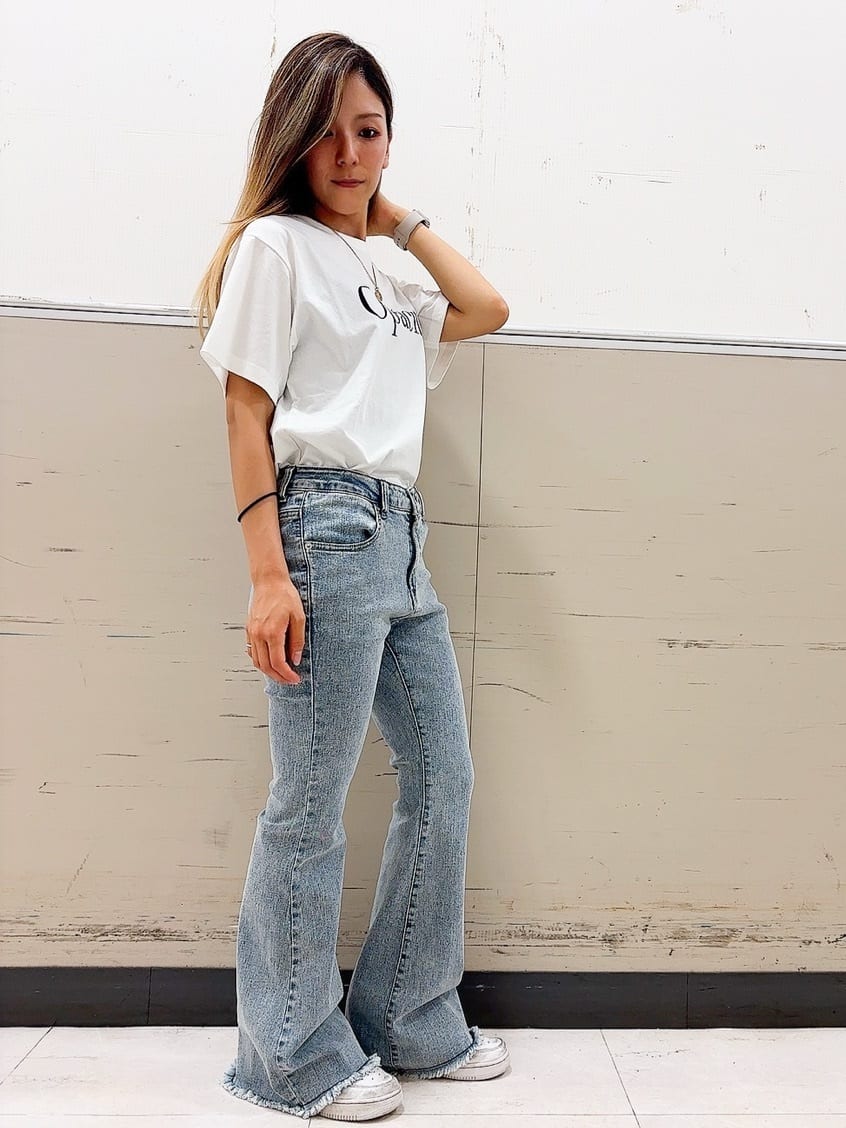 もえさんの「SHOO･LA･RUE｜【S-LL/ひんやり/UV】選べる6柄でそれぞれ欲しくなる プリントTシャツ」を使ったコーディネート