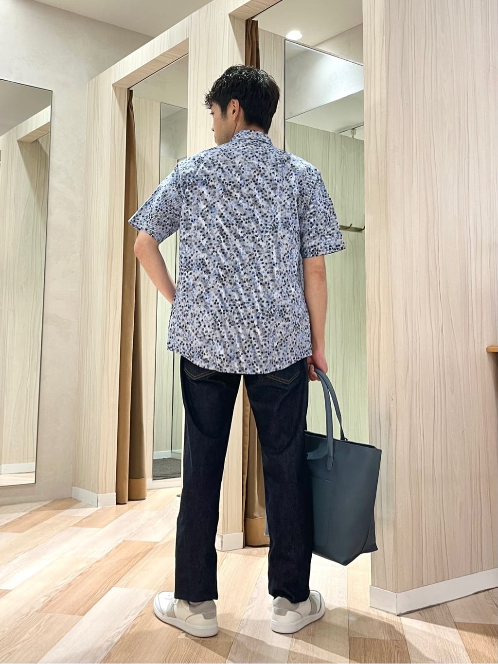 URAさんの「TAKEO KIKUCHI｜【抗菌防臭／5サイズ展開】ハイゲージポンチ Tシャツ」を使ったコーディネート