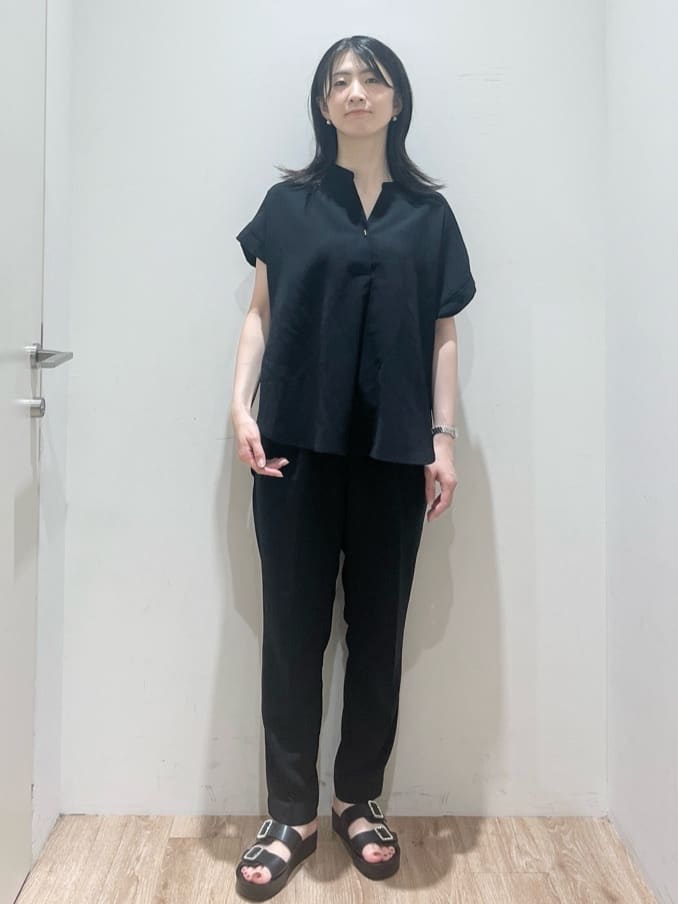 momokoさんの「OPAQUE.CLIP｜《7色展開／SS-LLサイズ》ストレッチスキッパーブラウス／セットアップ対応【洗濯機洗い可／防シワ】」を使ったコーディネート
