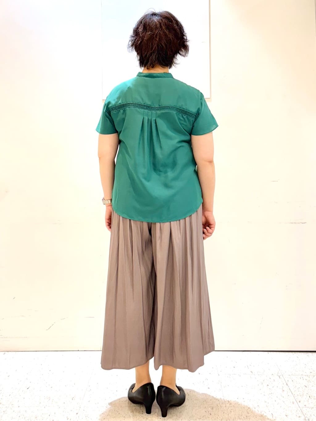 ヤスコさんの「Reflect｜【ウエストゴム仕様／長く着られる◎】スカーチョパンツ」を使ったコーディネート