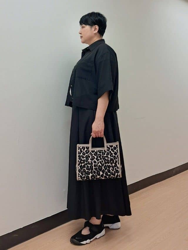 ますこさんの「UNTITLED｜【前開き/洗える】ショート丈シアーシャツ」を使ったコーディネート