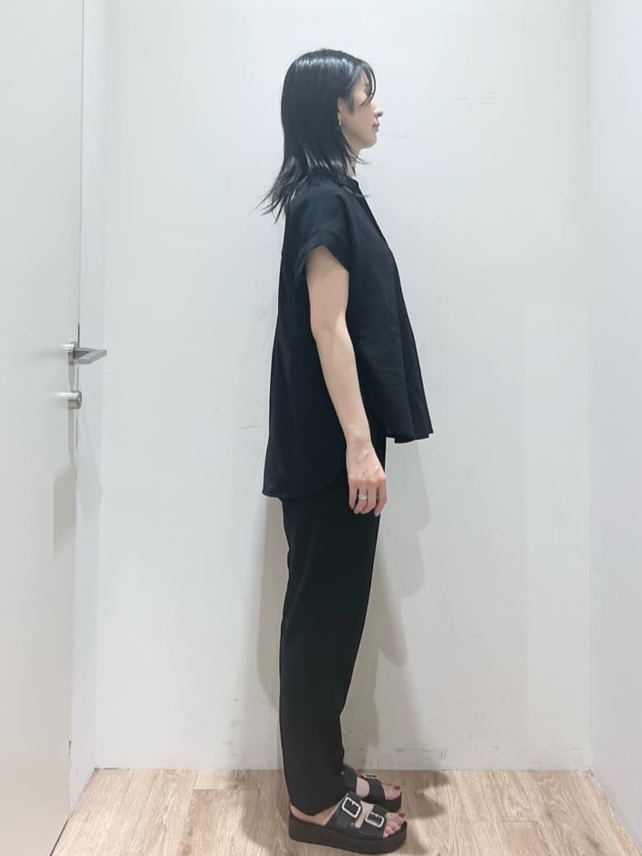 momokoさんの「OPAQUE.CLIP｜《7色展開／SS-LLサイズ》ストレッチスキッパーブラウス／セットアップ対応【洗濯機洗い可／防シワ】」を使ったコーディネート