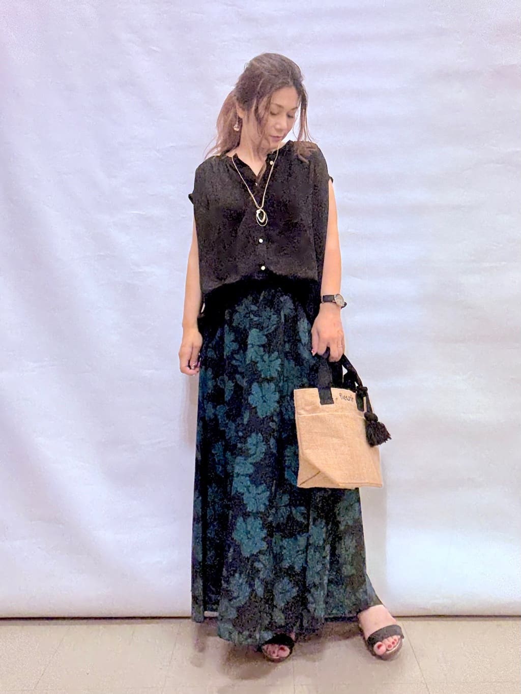 fuuさんの「SHOO･LA･RUE｜【S-LL/洗濯後しわになりにくい】上品にきれい見え スラブギャザーブラウス」を使ったコーディネート