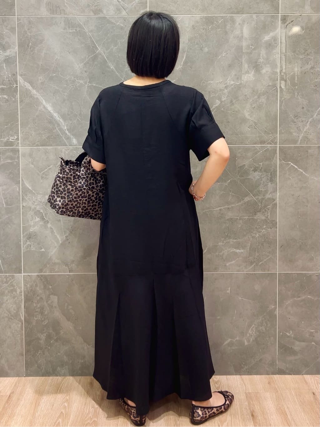 みくさんの「OPAQUE.CLIP｜レーヨン麻キーネックワンピース【洗える】」を使ったコーディネート