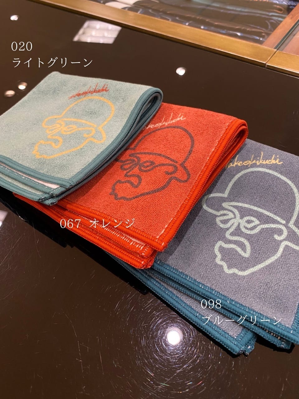 小南大和さんの「TAKEO KIKUCHI｜ラインアートプリント フォンカチ」を使ったコーディネート