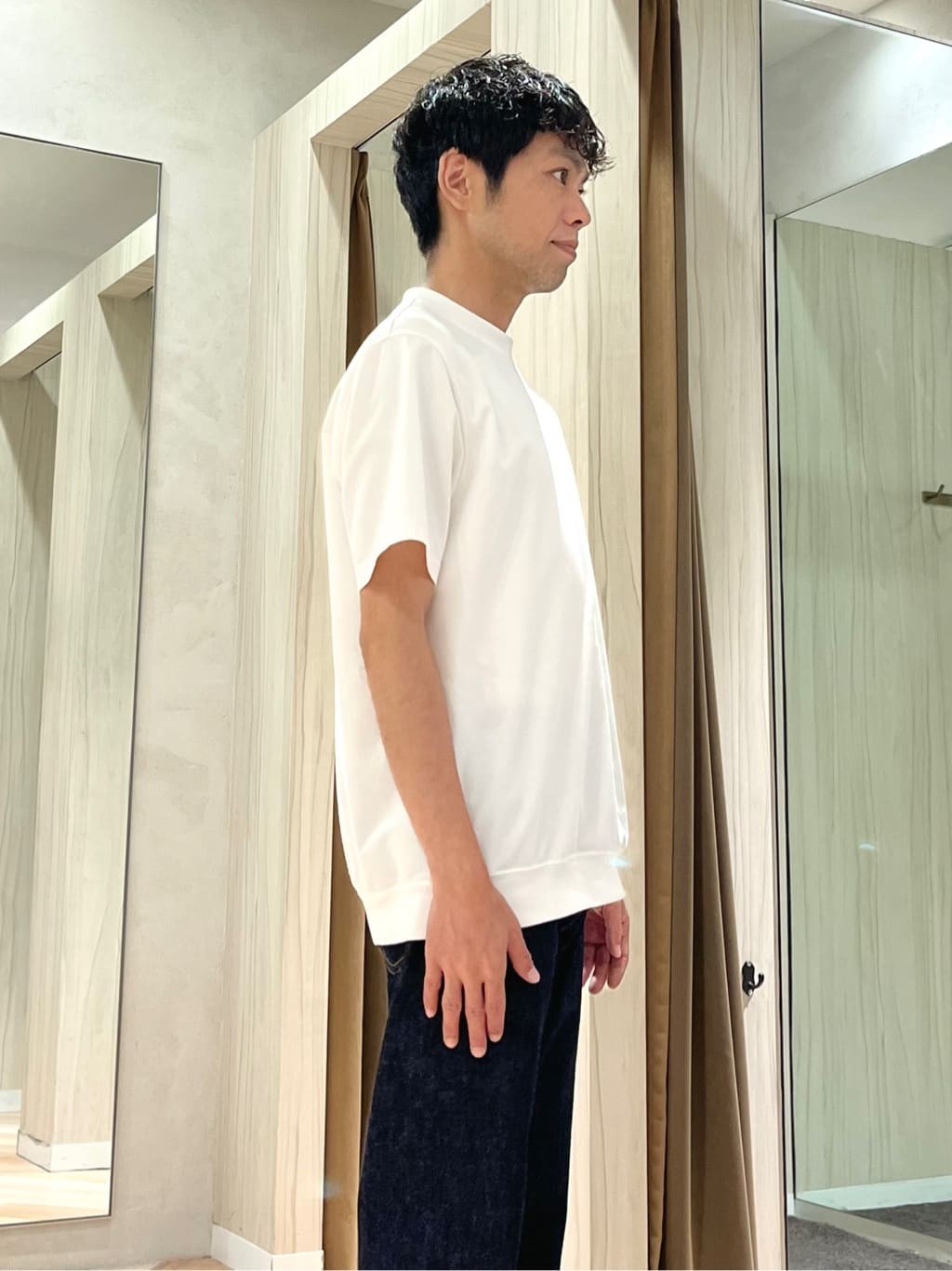 URAさんの「TAKEO KIKUCHI｜【抗菌防臭／5サイズ展開】ハイゲージポンチ Tシャツ」を使ったコーディネート