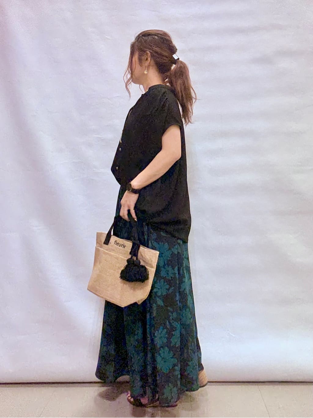 fuuさんの「SHOO･LA･RUE｜【S-LL/洗濯後しわになりにくい】上品にきれい見え スラブギャザーブラウス」を使ったコーディネート