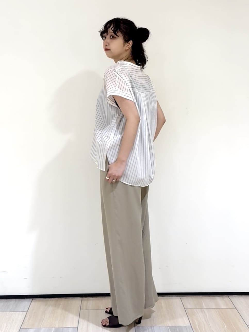 YUKAさんの「UNTITLED｜【洗える/スキッパー】フレンチスリーブシアーブラウス」を使ったコーディネート