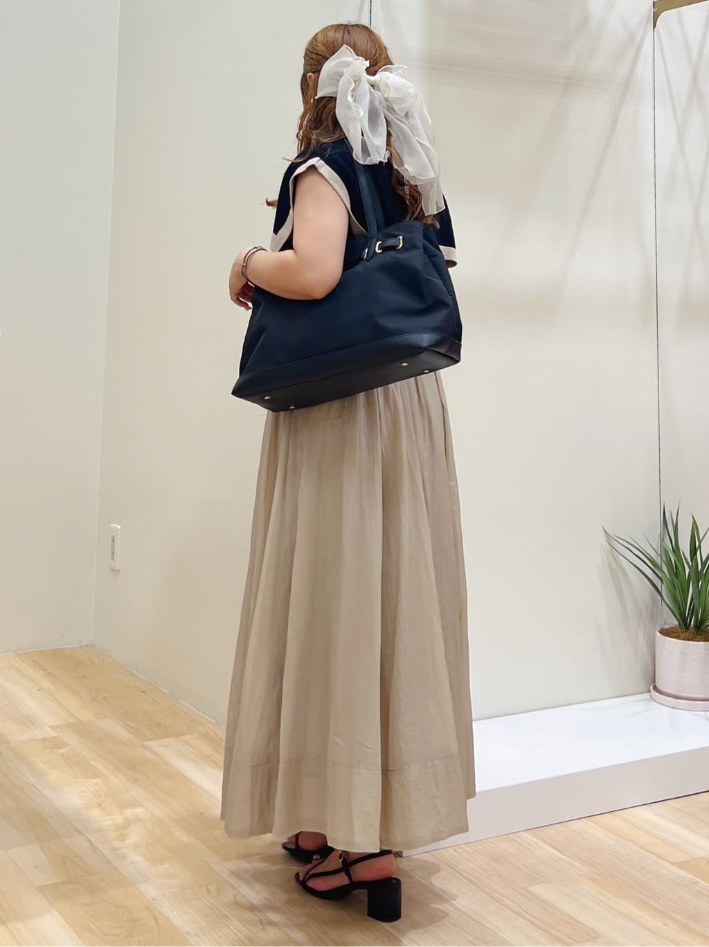 みことさんの「grove｜【ひんやり/UVカット】大人の可愛さ　セーラーカラーニット」を使ったコーディネート