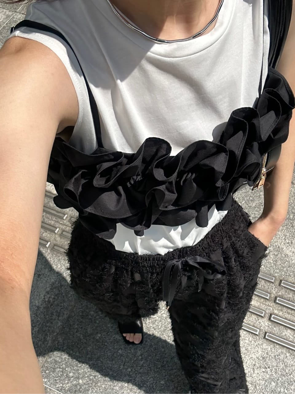 RINAさんの「OPAQUE.CLIP｜《CanCam掲載》ツインセット／フリルキャミビスチェ&times;フレンチスリーブカットソー【洗濯機洗い可】」を使ったコーディネート