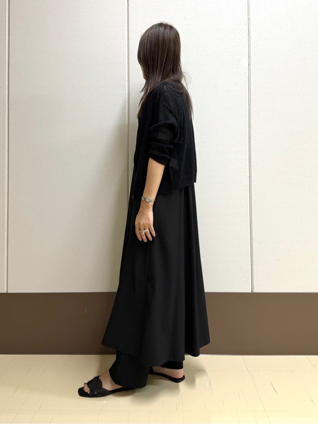 mamiさんの「INDIVI｜【褒められパンツ／洗える／ウエストゴム】ワイドタックパンツ」を使ったコーディネート