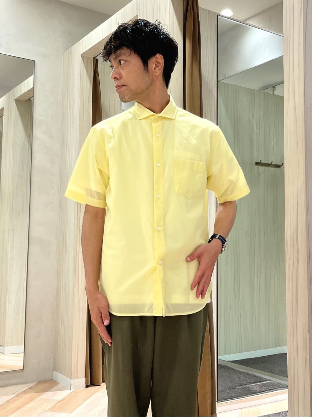 URAさんの「TAKEO KIKUCHI｜【COOL CITY WEAR】ワンポイント刺しゅう ポケットTシャツ /接触冷感」を使ったコーディネート