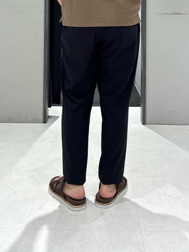 わいずみさんの「TAKEO KIKUCHI｜【COOL CITY WEAR】エアートール パンツ /接触冷感・通気性」を使ったコーディネート