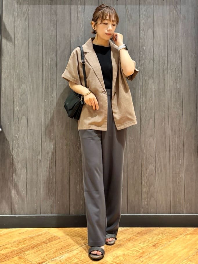 meiさんの「SHOO･LA･RUE｜【S-LL/ひんやり】インせず決まる 楽してきれいなレース付きトップス」を使ったコーディネート