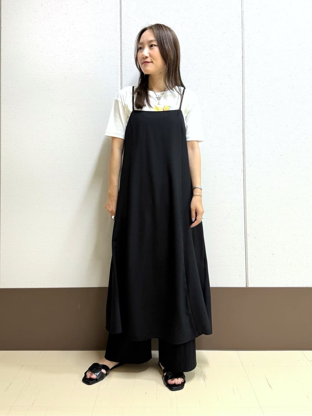 mamiさんの「INDIVI｜【褒められパンツ／洗える／ウエストゴム】ワイドタックパンツ」を使ったコーディネート