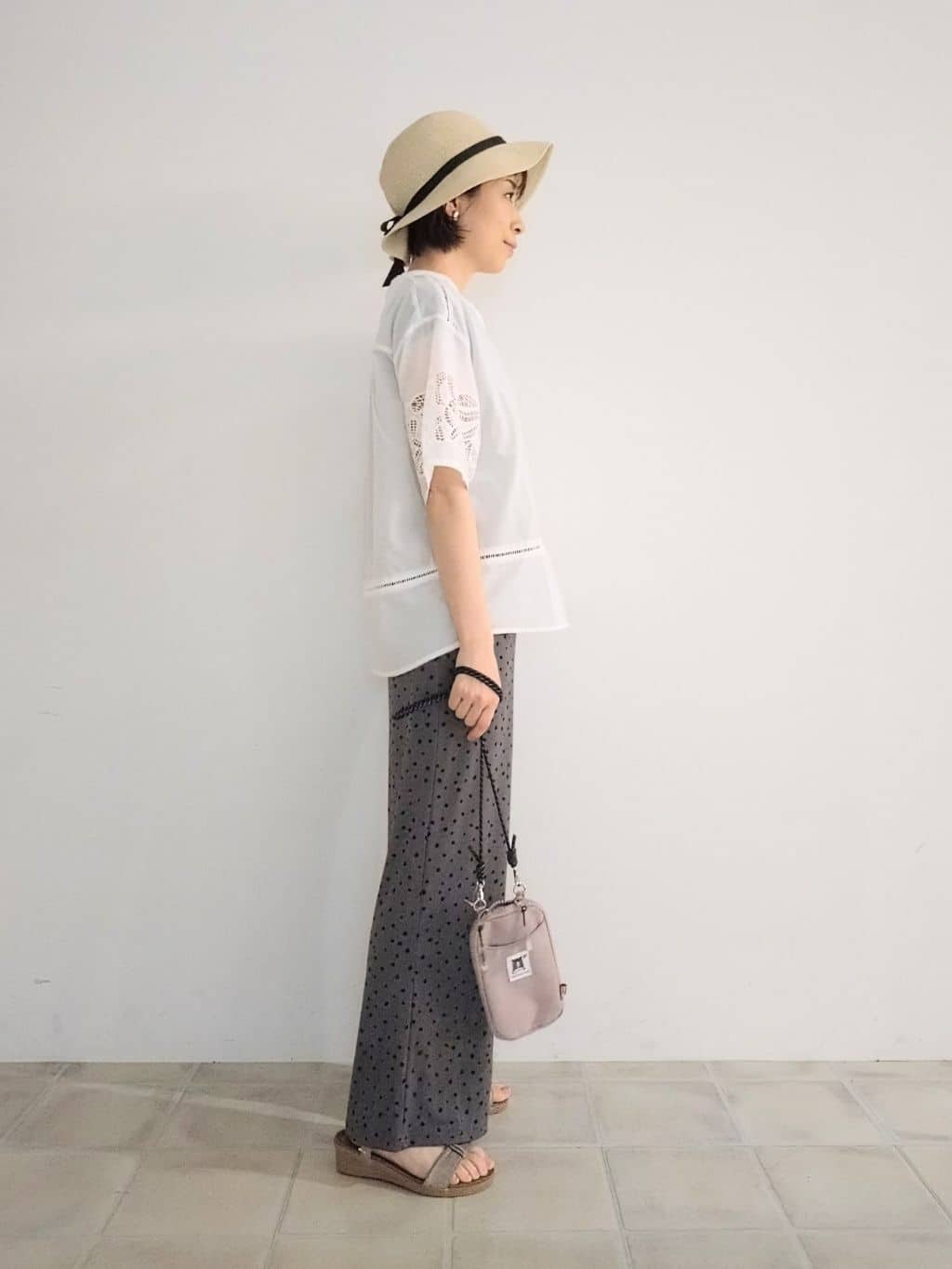 miomioさんの「SHOO･LA･RUE｜【S-LL/6分袖】レースデザインで華やか見え お袖刺繍ブラウス」を使ったコーディネート