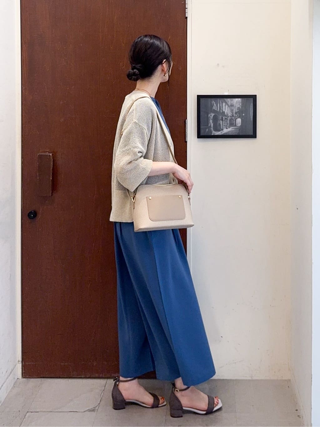 𝐇𝐢𝐫𝐨𝐦𝐢さんの「SHOO･LA･RUE｜キラッと光るラメとスパンコールが印象的 メッシュカーディガン」を使ったコーディネート