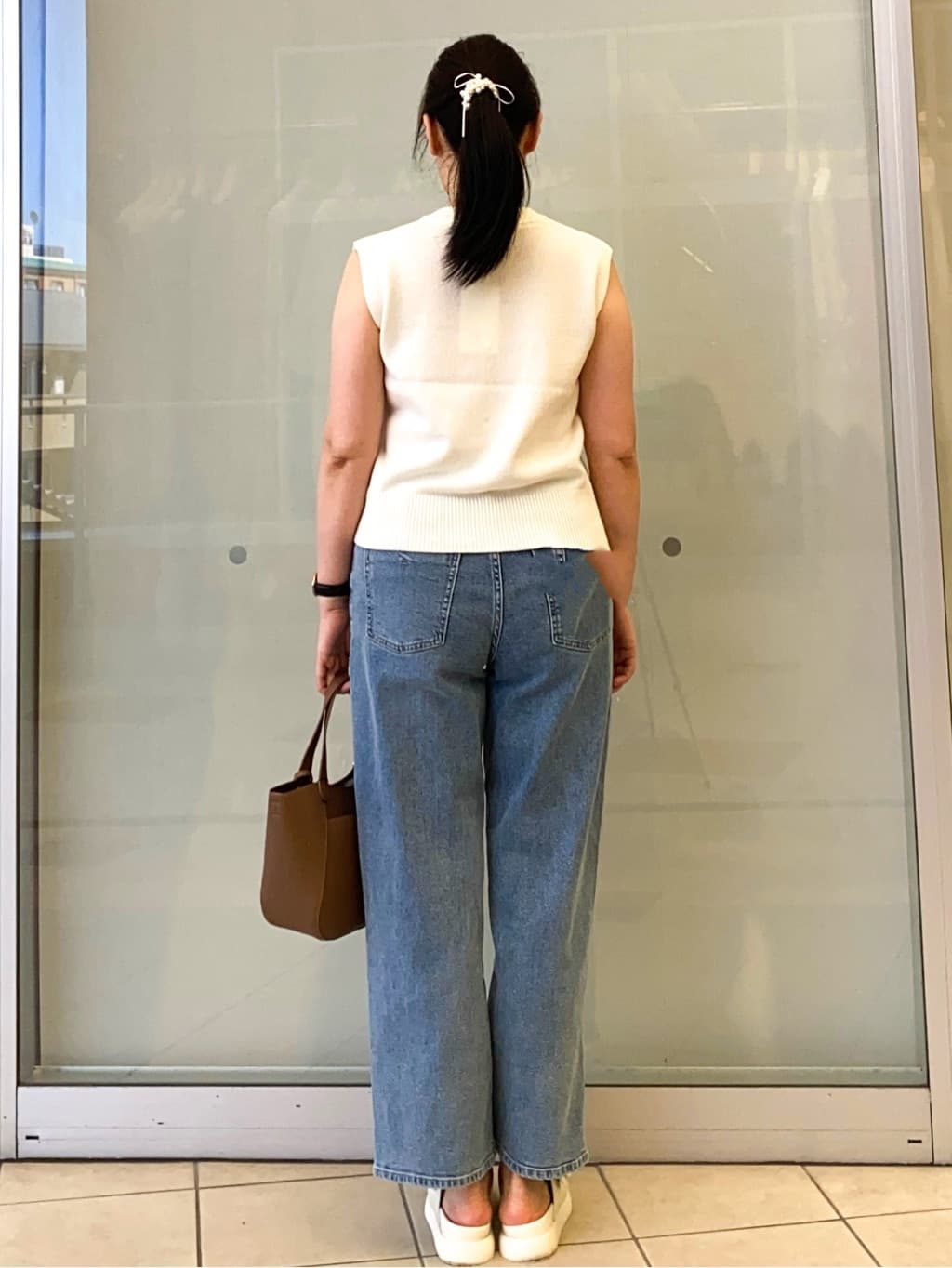 Jeanさんの「OPAQUE.CLIP｜変形ブロンズボタンニットベスト【洗濯機洗い可】」を使ったコーディネート